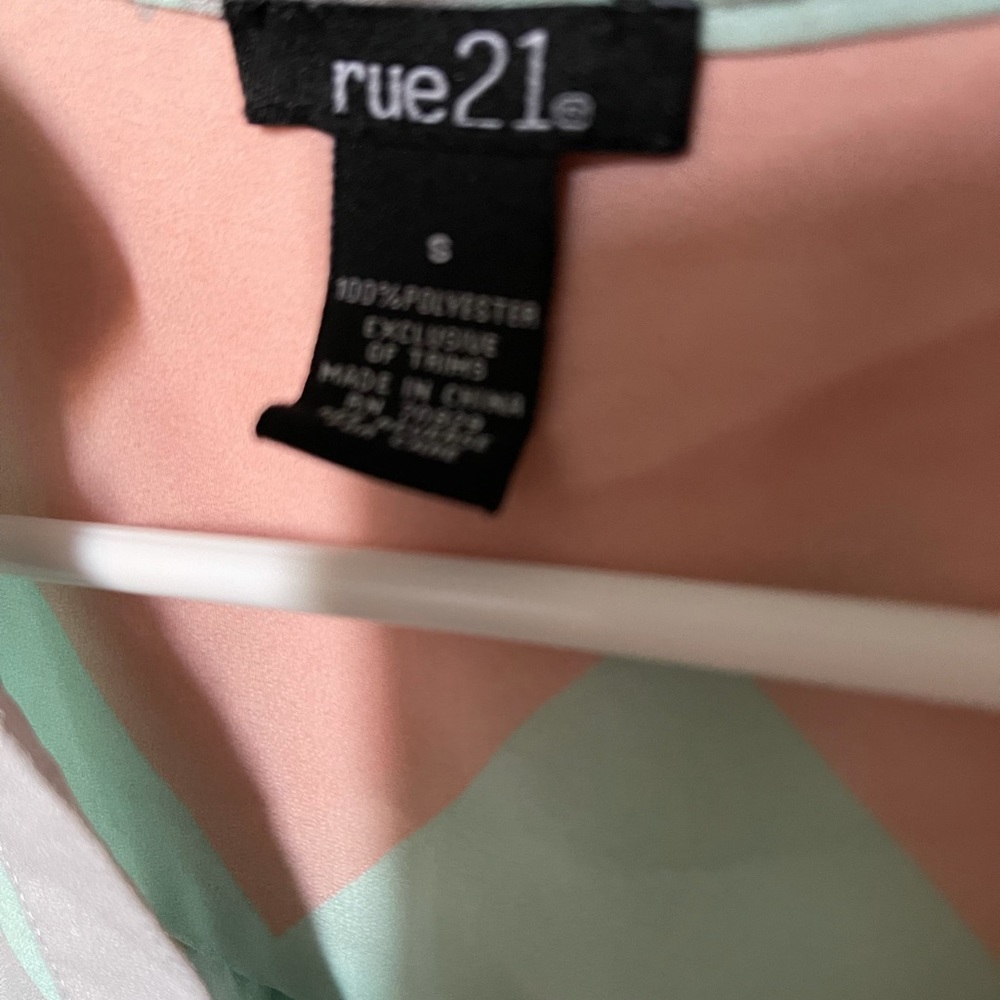 Women’s pastel stripe small 3/4 shirt